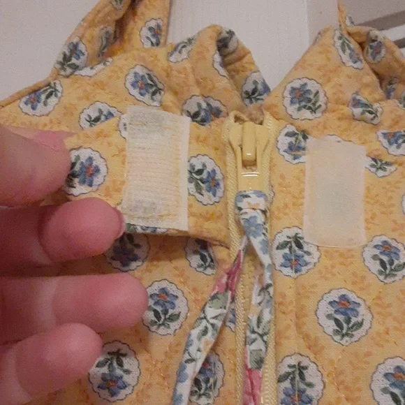 Retired-Spring 1997 Vera BRADLEY- Elizabeth Garment Bag